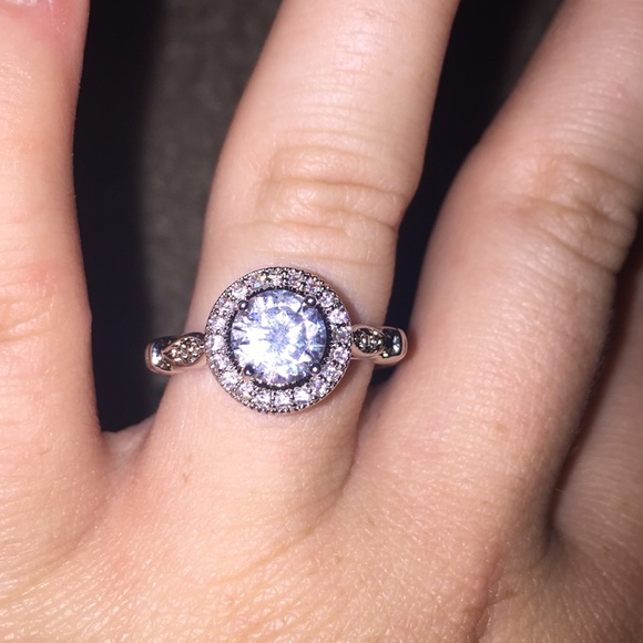 Beautiful ring - Picture 2 of 2